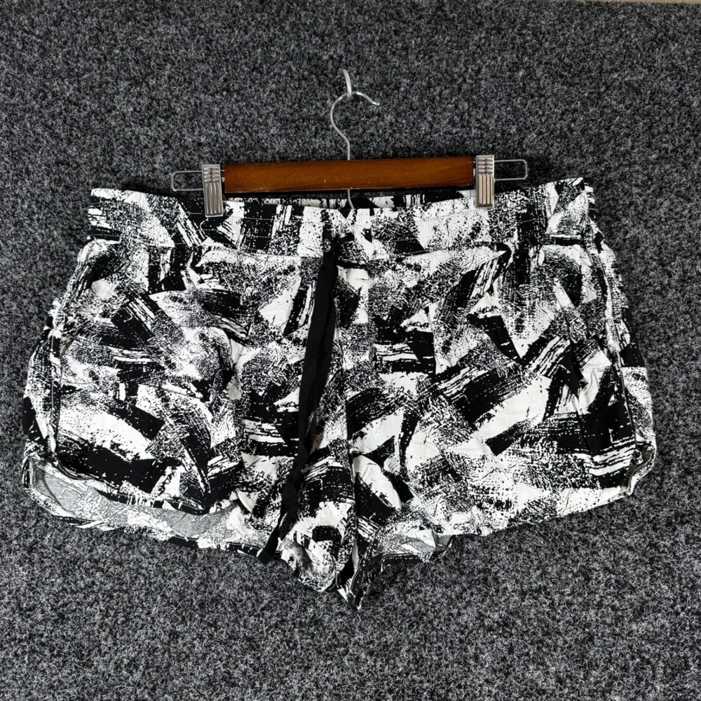 Black & White Abstract Print Women’s Shorts